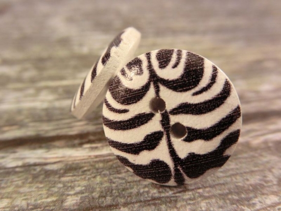 Preview: Zebra Holz Knopf Ohrstecker schwarz weiß Streifen